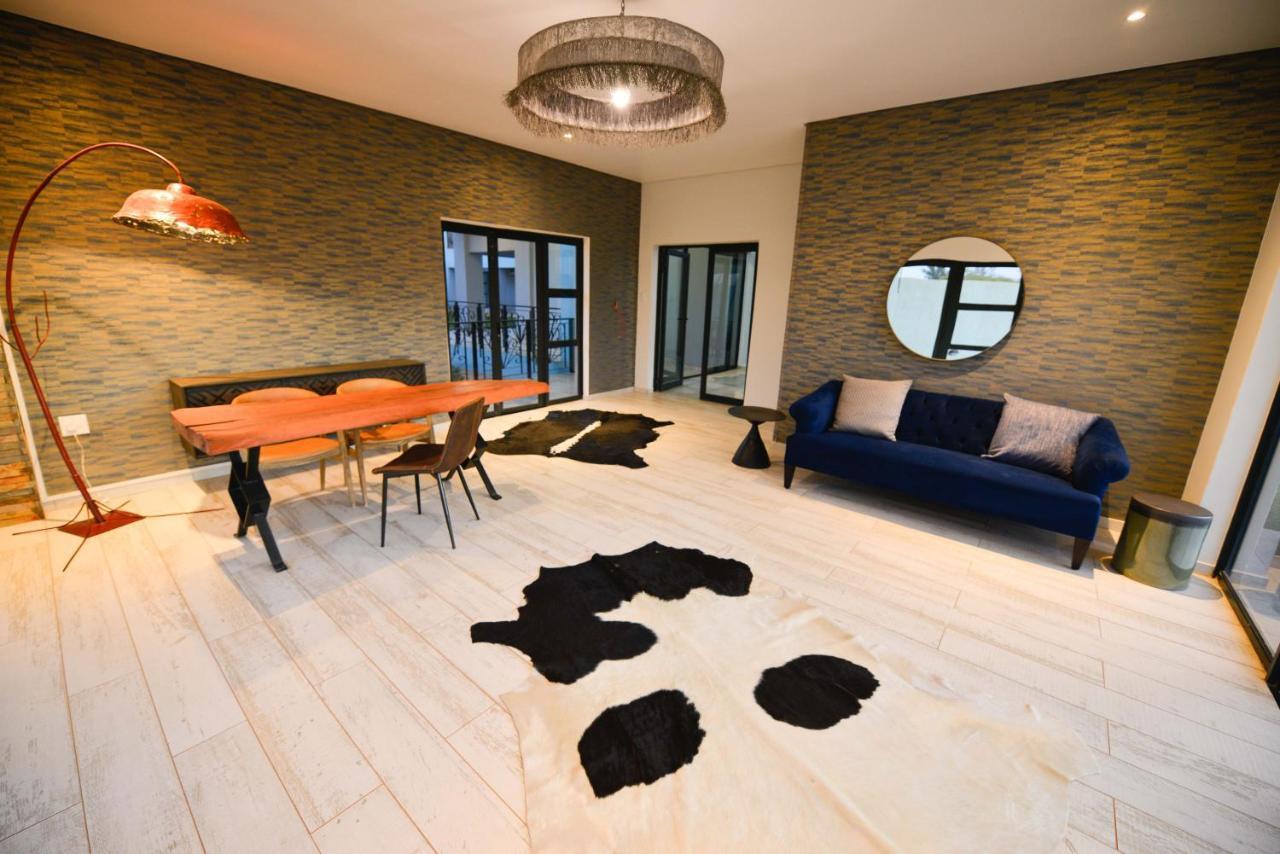 Serurubele Boutique Hotel Bosbokrand Bagian luar foto