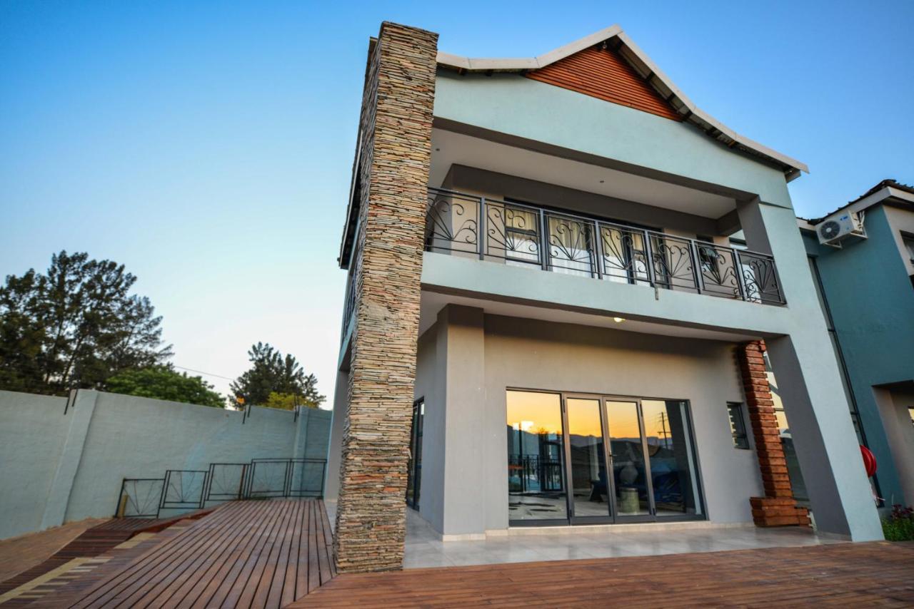 Serurubele Boutique Hotel Bosbokrand Bagian luar foto