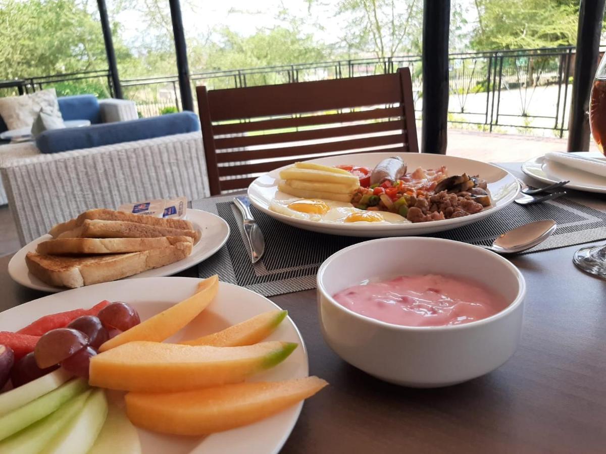 Serurubele Boutique Hotel Bosbokrand Bagian luar foto